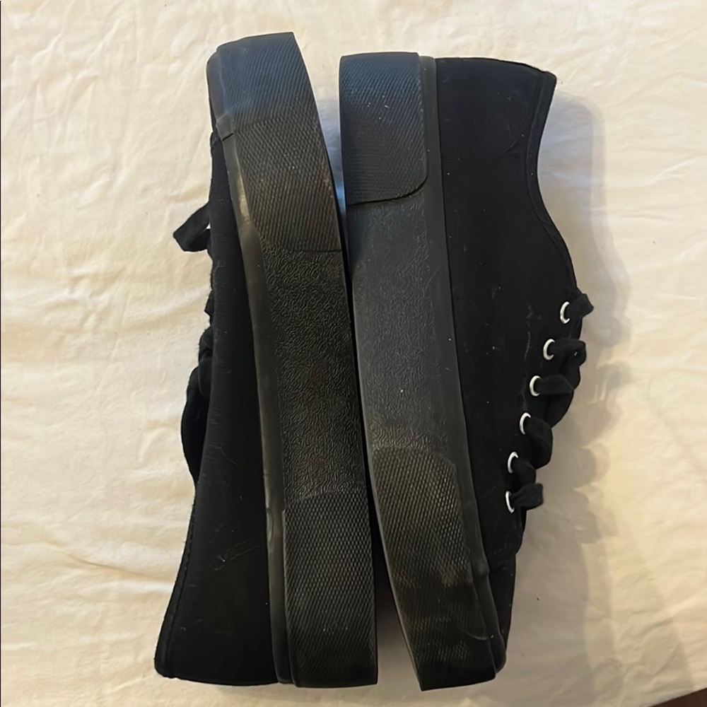 Chic Black Platform Sneakers